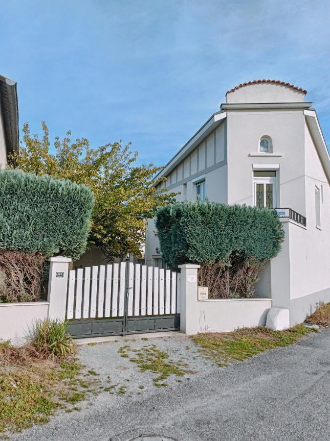 Appartement Dans Maison Atypique Montrond-les-Bains Exterior foto