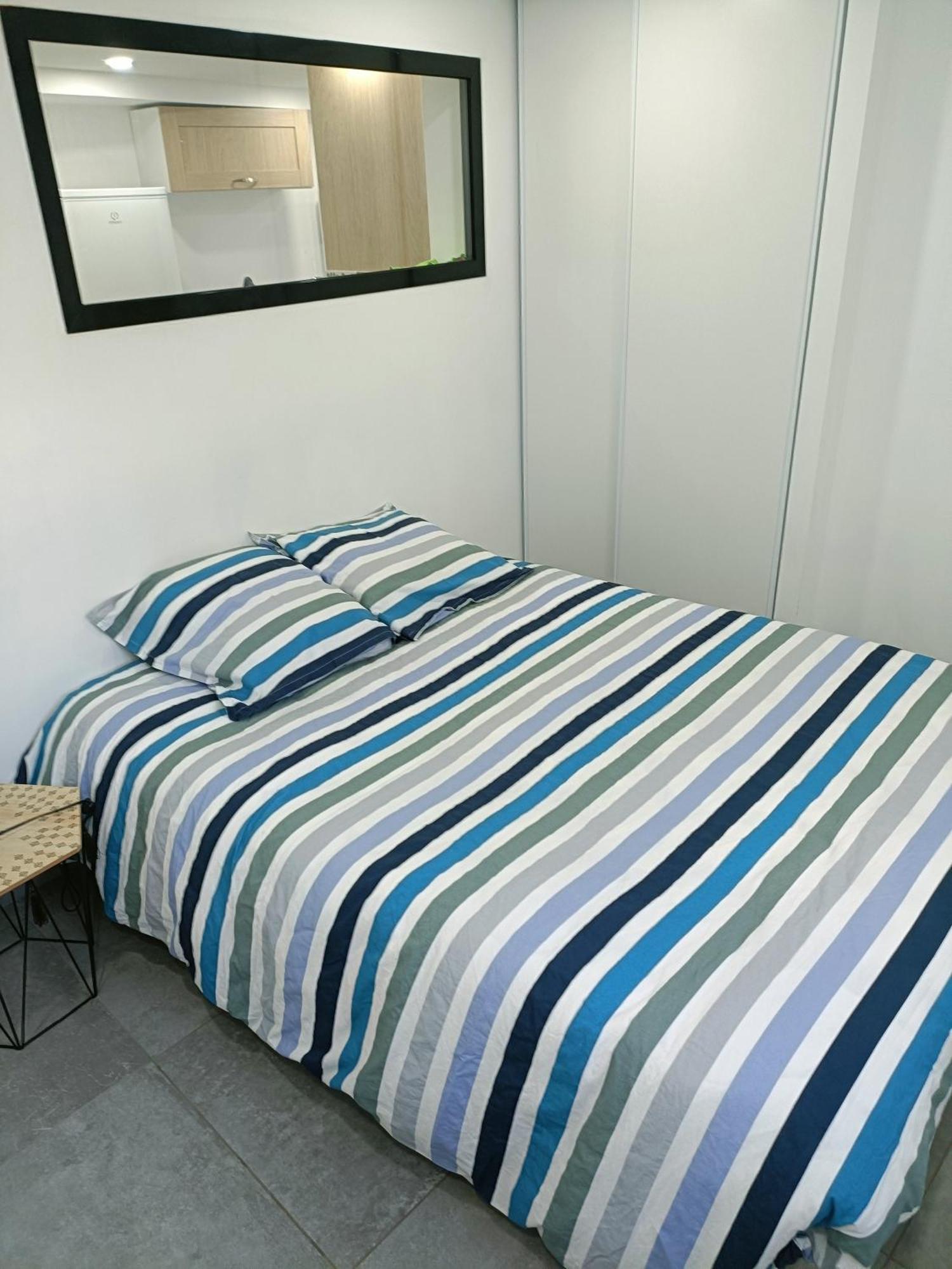 Appartement Dans Maison Atypique Montrond-les-Bains Exterior foto